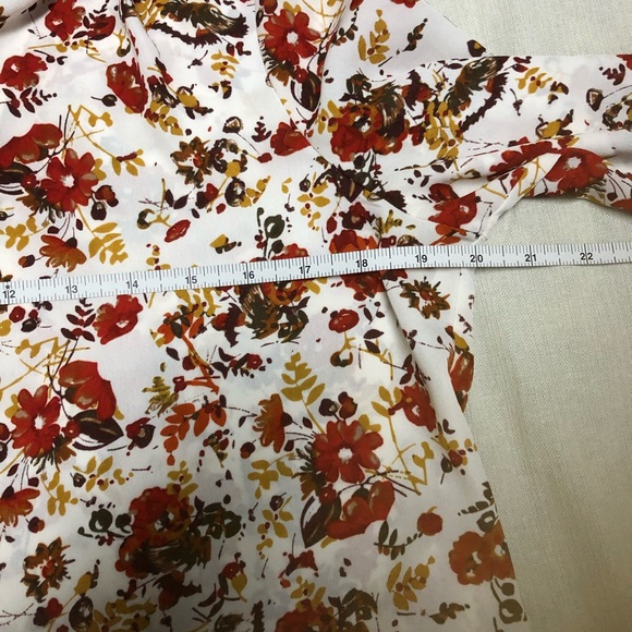 Adrianna Papell Floral Popover Blouse - Picture 8 of 12